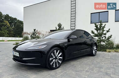 Tesla Model 3  2024