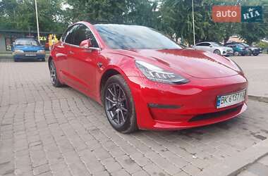 Tesla Model 3  2019