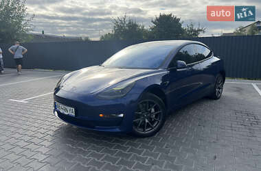 Tesla Model 3  2021