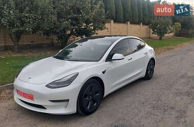 Tesla Model 3  2022