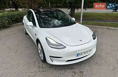 Tesla Model 3  2019