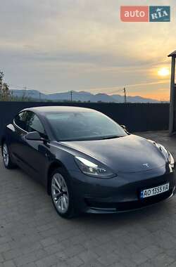 Tesla Model 3  2021