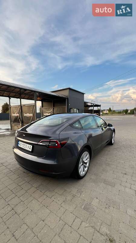 Седан Tesla Model 3 2021 в Хусте