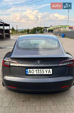 Седан Tesla Model 3 2021 в Хусте