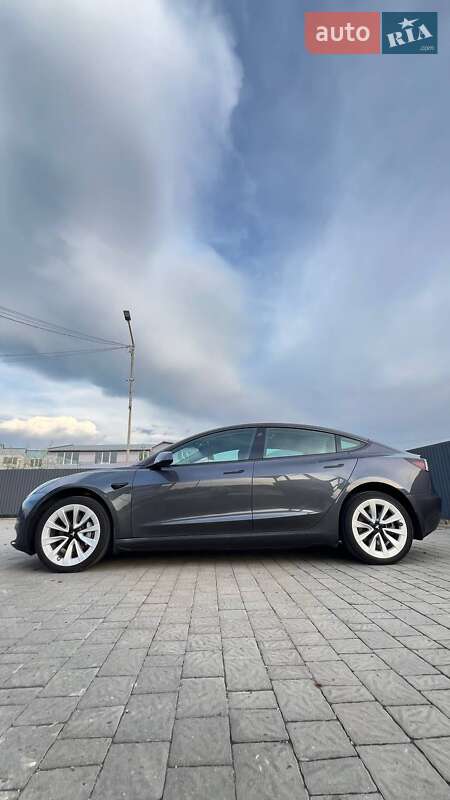 Седан Tesla Model 3 2021 в Хусте