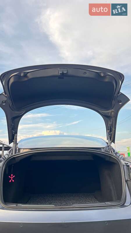 Седан Tesla Model 3 2021 в Хусте