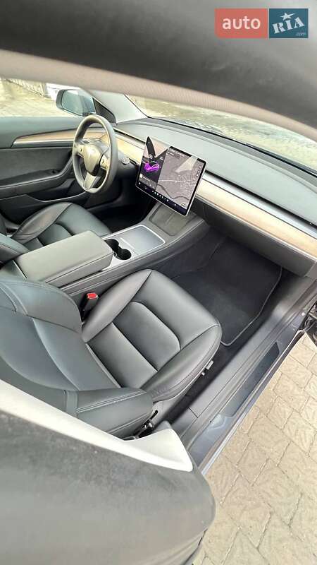 Седан Tesla Model 3 2021 в Хусте