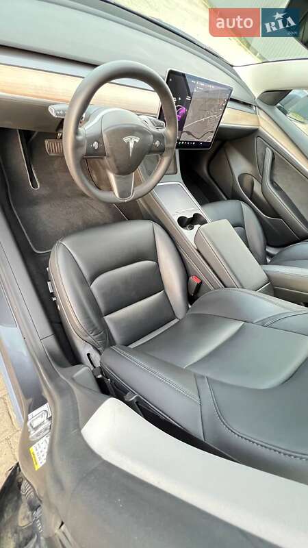 Седан Tesla Model 3 2021 в Хусте