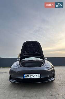 Седан Tesla Model 3 2021 в Хусте