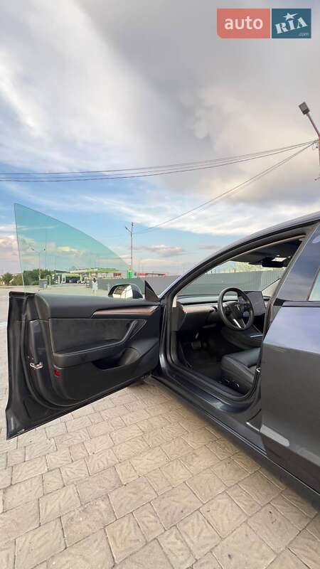 Седан Tesla Model 3 2021 в Хусте