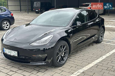 Tesla Model 3  2021