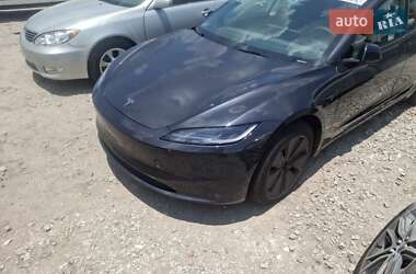 Tesla Model 3  2024