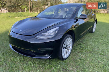 Tesla Model 3  2020