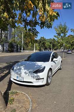 Tesla Model 3  2021