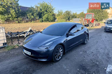 Tesla Model 3  2022