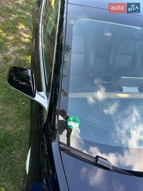 Седан Tesla Model 3 2020 в Киеве