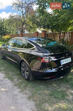 Седан Tesla Model 3 2020 в Киеве