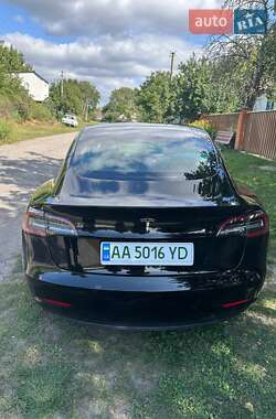 Седан Tesla Model 3 2020 в Киеве