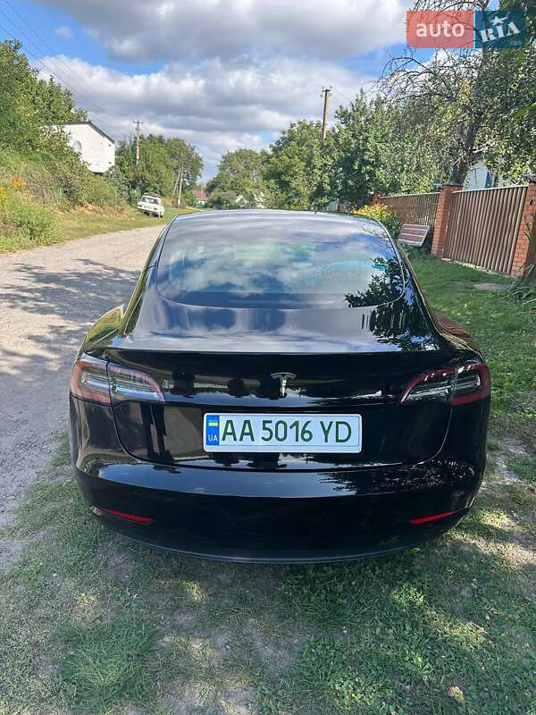 Седан Tesla Model 3 2020 в Киеве