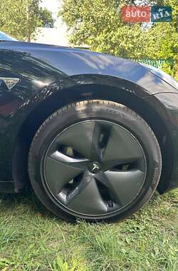 Седан Tesla Model 3 2020 в Киеве