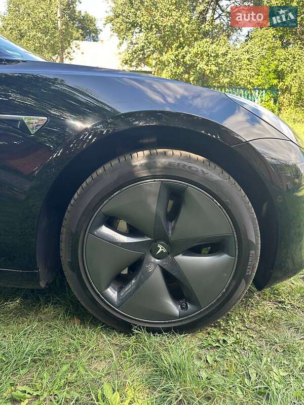 Седан Tesla Model 3 2020 в Киеве