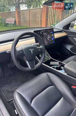 Седан Tesla Model 3 2020 в Киеве