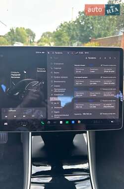 Седан Tesla Model 3 2020 в Киеве