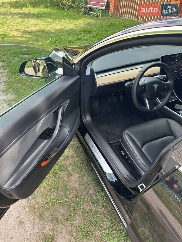 Седан Tesla Model 3 2020 в Киеве