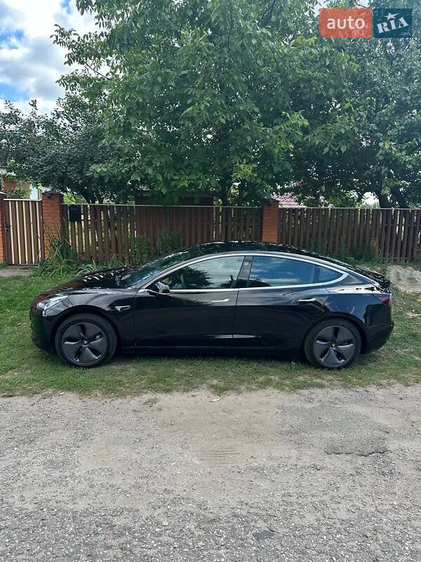 Седан Tesla Model 3 2020 в Киеве