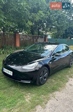 Седан Tesla Model 3 2020 в Киеве