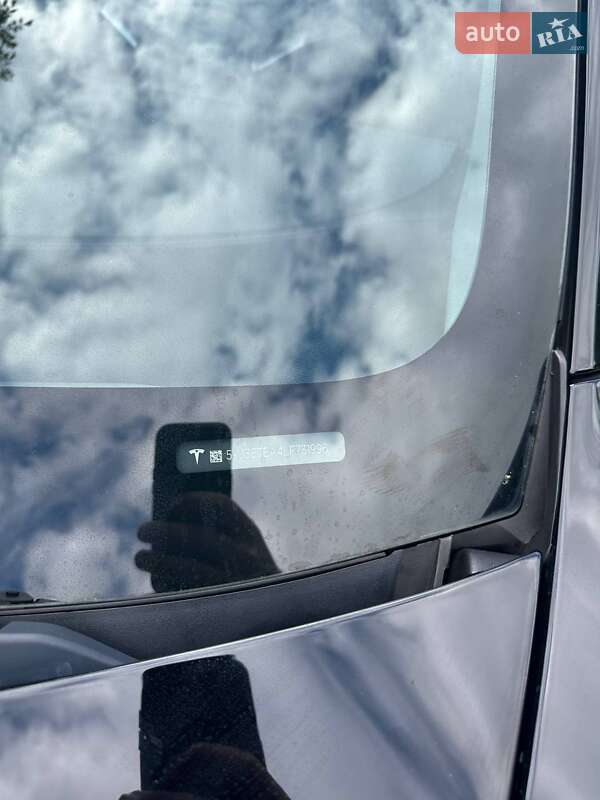 Седан Tesla Model 3 2020 в Киеве