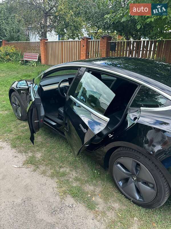 Седан Tesla Model 3 2020 в Киеве