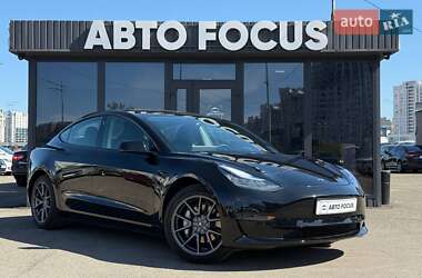 Tesla Model 3  2020