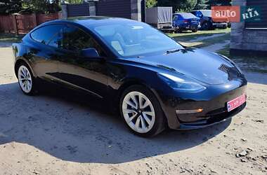 Tesla Model 3  2022