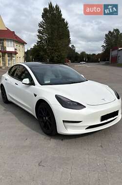 Tesla Model 3  2021