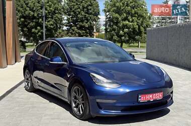Tesla Model 3  2019