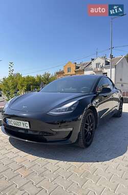 Tesla Model 3  2021