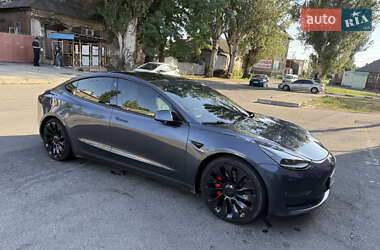 Tesla Model 3  2021