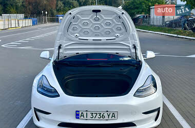 Tesla Model 3  2019