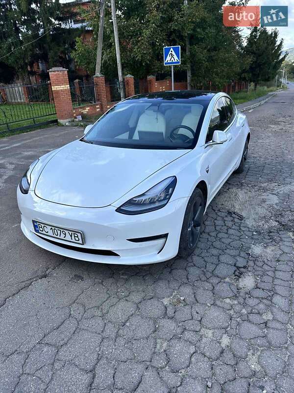 Седан Tesla Model 3 2020 в Бориславе фото Седан Tesla Model 3 2020 в Бориславе