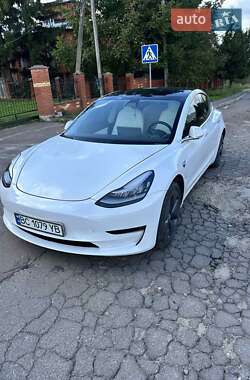 Tesla Model 3  2020