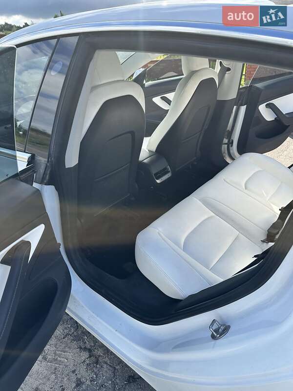 Седан Tesla Model 3 2020 в Бориславе фото 12 Седан Tesla Model 3 2020 в Бориславе
