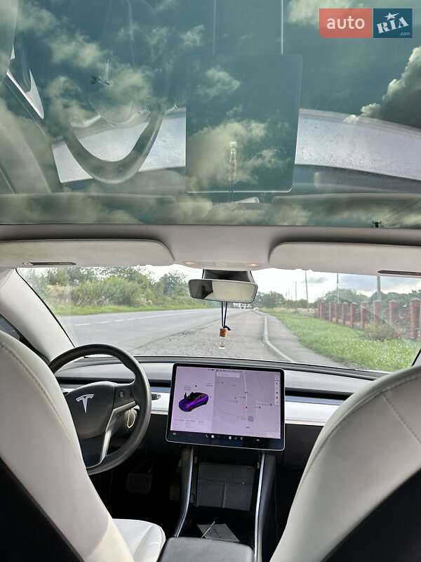 Седан Tesla Model 3 2020 в Бориславе фото 15 Седан Tesla Model 3 2020 в Бориславе
