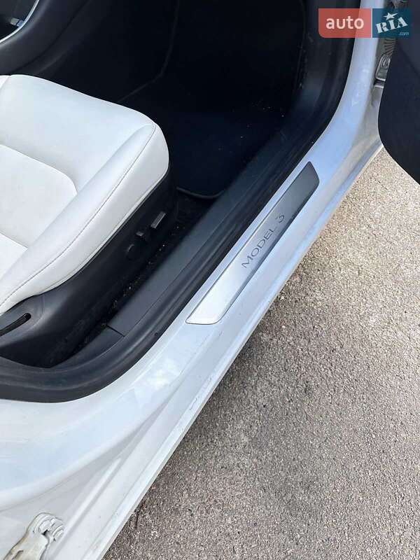 Седан Tesla Model 3 2020 в Бориславе фото 19 Седан Tesla Model 3 2020 в Бориславе
