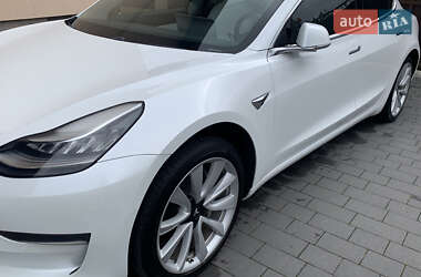 Tesla Model 3  2019