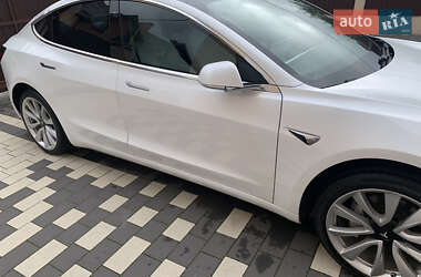 Tesla Model 3  2019