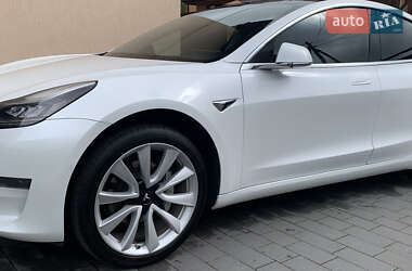 Tesla Model 3  2019