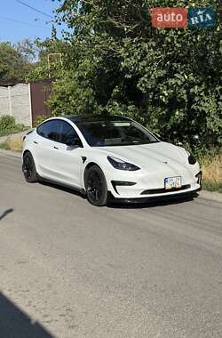 Tesla Model 3  2021