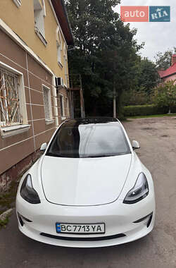 Tesla Model 3  2021