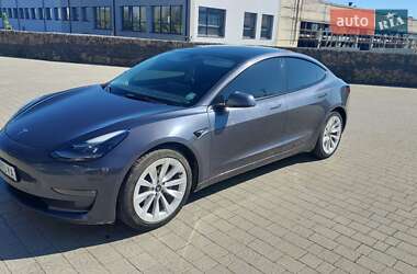 Tesla Model 3  2022